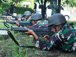 Asah Naluri Tempur, Prajurit Kima Brigif 2 Marinir Berlatih Menembak