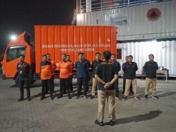 Pj. Gubernur Adhy Terjunkan Tim Reaksi Cepat ke Pulau Bawean, Bantu Masyarakat Terdampak Gempa Tuban