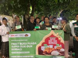LAZISNU Surabaya Salurkan 300 Paket Makanan Siap Saji untuk Panti Asuhan, Pesantren dan Musafir