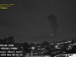 Gunung Marapi Erupsi, Sejumlah Penerbangan di Batalkan