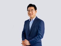 Presiden Samsung Electronics Indonesia Terpukau Ramadan di Indonesia