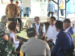 Presiden Jokowi dan Kepala BNPB Tinjau Banjir Demak