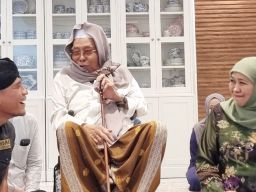 Sowan ke Kiai Huda di Ponpes Al Falah Ploso Kediri, Khofifah Dapat Pesan Ini!