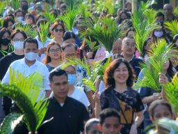 Perarakan Misa Minggu Palma di Gereja Gembala Yang Baik