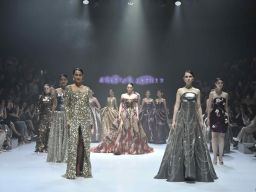 75 Fashion Brands dan Desainer Ternama Meriahkan PIFW 2024
