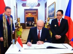 Pj Gubernur Adhy Bahas Kelanjutan Pengembangan Sektor Transportasi Publik Berbasis Digital di Gerba