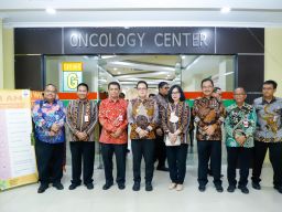 Pj. Gubernur Adhy Resmikan Layanan Hematologi Onkologi Anak RSUD Dr. Soetomo