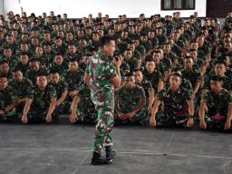 Entry Briefing Awali Tugas Komandan Resimen Artileri 2 Marinir