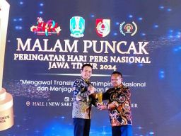 Sukses Bikin DPD RI Bertaji, LaNyalla Terima Special Award dari PWI Jatim