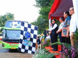 Pj. Gubernur Adhy Berangkatkan 1.095 Pemudik Gratis Rute Jakarta - Jatim