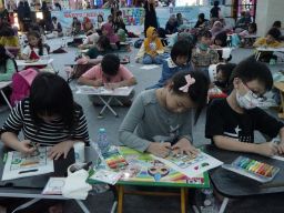 Kampanye Peduli Lingkungan Sejak Dini, Toko Mas Wahyu Redjo Gelar Lomba Mewarnai Shopping Bag