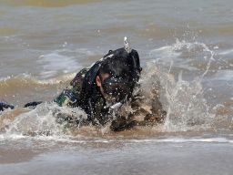 Aksi Menantang Prajurit Brigif 2 Marinir di Laut Malang Selatan