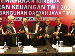 Optimis Kinerja 2024 Positif, Direksi Bank Jatim Kompak Borong Saham