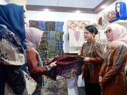 Pj. Ketua Dekranasda Jatim Bangga Kain Batik Tuban Diborong Ibu Negara