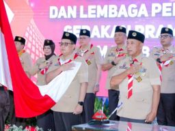 Dikukuhkan Sebagai Ketua Mabida Pramuka Jatim, Pj Gubernur Adhy Sebut Pramuka Ikut Berperan Dalam Pembangunan Jatim