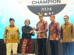 Bank Jatim Raih Penghargaan The Asian Post Best Regional Champion 2024