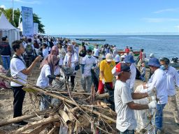 PLN Nusantara Power Gelar Coastal Clean Up Serentak