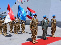 Air Crew Heli HS-1305 Terima Penghargaan Tanda Jasa UN Medal dari PBB