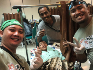 Ratusan Anak Ikut Khitan Masal di Kantor PT Pegadaian Kanwil XII Surabaya