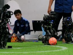 Sabet Enam Juara, Tim Robot ITS Berjaya di KRI 2024 Wilayah II