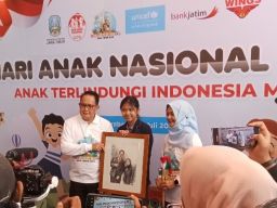 Pj.Gubernur Adhy Terima Penghargaan UNICEF di Peringatan HAN 2024