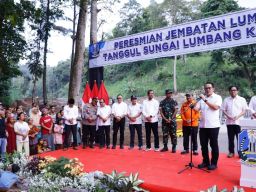 Resmikan Jembatan dan Tanggul Sungai Lumbang Pasuruan, Pj. Gubernur Adhy: Ini Bukti Respon Cepat Pemprov Jatim