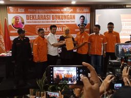 Khofifah - Emil Menerima Rekomendasi Dukungan Dari Partai Buruh