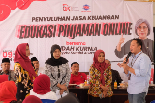 Indah Kurnia Bareng OJK Edukasi Pinjol dan Investasi Bodong di Sidoarjo