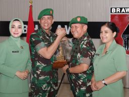 Prosesi Lepas Sambut Pangdam V/Brawijaya Berlangsung Khidmat