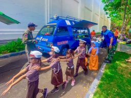 Tim Safari Mobil Pintar Rumpin Puspenerbal Diterima Presiden Rl ke-6