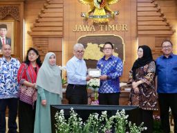 Terima Kunker Komisi X DPR RI Pj. Gubernur Adhy Beberkan Prestasi dan Tantangan Pendidikan Jatim