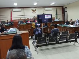 Puput Tantri-Hasan Aminuddin Mentahkan Keterangan Para Saksi