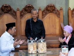 Luluk dan Lukmanul Khakim Mendapat Restu Gus Ali, Maju Pilgub Jatim