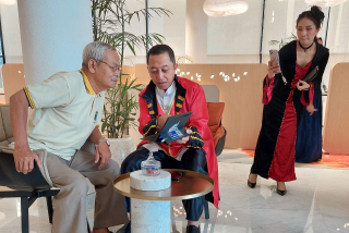 Unik, Rayakan Harpelnas 2024 Insan BRI Surabaya Rajawali Berbusana Khas Eropa