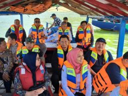 Jasa Tirta I Tebar Bibit Ikan dan Tanam Pohon di Waduk Kedungombo