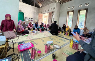 Pengabdian Masyarakat di Kulonprogo, Dosen FEB Unair Edukasi Pengelolaan Keuangan dan Kerek Usaha Mandiri