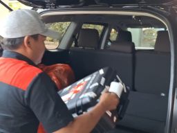 Petugas KPK Geledah Dinas Peternakan Jawa Timur, di Jalan A Yani Surabaya