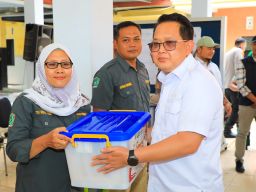 Pj. Gubernur Jatim Tinjau Kesiapan Logistik Jelang Pilkada Serentak di Kabupaten Lumajang