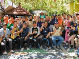 Ketua RW dan Kader Lingkungan Kota Surabaya Diskusikan Manajemen Perubahan Warga