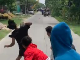 Kampanye 01 Teguh - Farida di Bojonegoro Diwarnai Tawuran