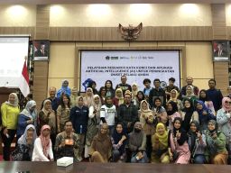 PLN Peduli Gandeng Rumah BUMN Blitar Gelar Pelatihan Research Kata Kunci dan AI