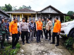 Tinjau Tanah Gerak Purwodadi, Pj. Gubernur Adhy Gandeng Ahli Selidiki Penyebab