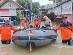 Dampingi Anggota DPRD Jatim, Tinjau Penanganan Banjir di Tulangan Sidoarjo