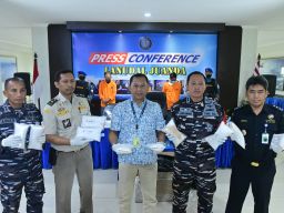 Satgaspam TNI AL Bandara Juanda Gagalkan Upaya Penyelundupan Benih Bening Lobster Senilai 9 Miliar