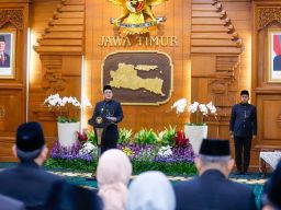 Pj. Gubernur Adhy Lantik Empat Pejabat Pimpinan Tinggi Pratama Pemprov Jatim