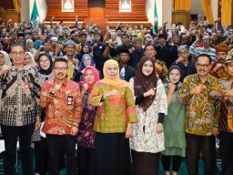 Gubernur Khofifah Beri Tunjangan Kehormatan 1.000 Seniman dan 148 Juru Pelihara Cagar Budaya Jatim