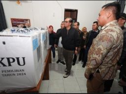 KPU RI - KPU Jatim Hadiri Pendistribusian Logistik PSU Pemilihan Bupati dan Wakil Bupati Magetan Tahun 2024