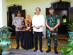Gubernur Khofifah, Pangdam dan Kapolda Diskusikan Dampak Ekonomi Global Perang Tarif Import Terhadap Jatim
