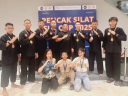Kontingen Puspenerbal Juara Umum Tanding Dewasa Putra Kejuaraan Pencak Silat East Java Turnamen 2025
