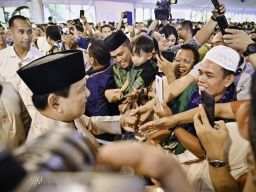 Gelar Griya Idul Fitri 1446 H, Presiden Prabowo Sambut Ribuan Warga di Istana Kepresidenan Jakarta